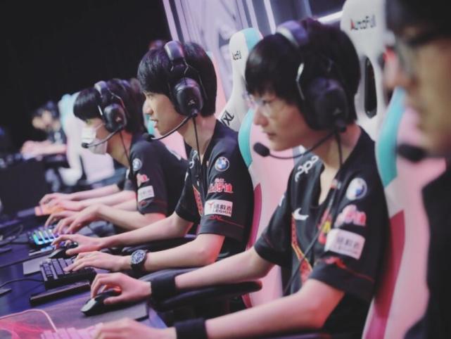 在比赛中展 在比赛中展